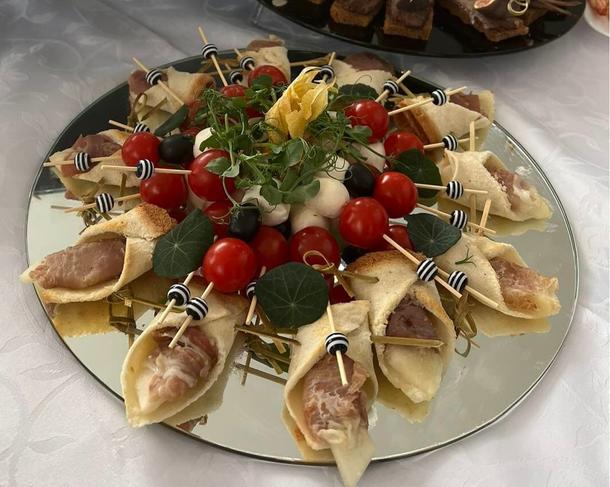 Канапе капрезе