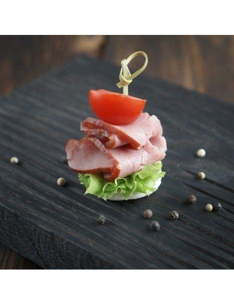 Канапе с балыком, черри и сливочным соусом