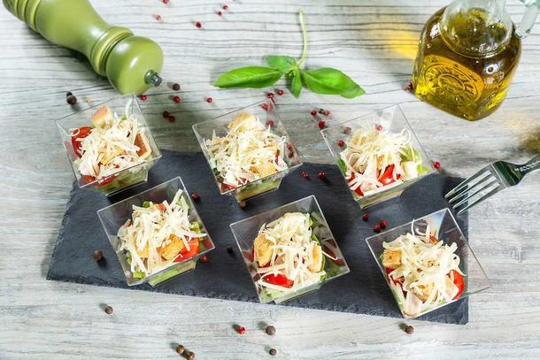 Цезарь с цыпленком (фуршет) Цезарь с цыпленком (фуршет)