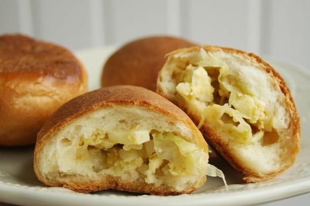 Мини пирожок с капустой Мини пирожок с капустой
